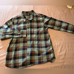 Women’s Patagonia long sleeve button up.